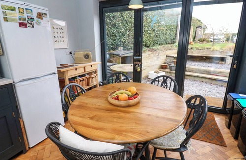 Stockton-on-Tees Cottage | THE FOLD, 5-6 ROSE TERRACE, pet friendly, with open fire in Yarm