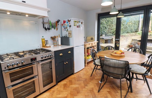 Stockton-on-Tees Cottage | THE FOLD, 5-6 ROSE TERRACE, pet friendly, with open fire in Yarm