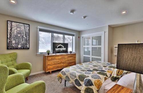 Killington House | The Forest Fun Suite - 2RM-2BA Condo, Pool, Bus, King Bed, 2 Sofa Beds, Fireplace, Ski Rental Deals