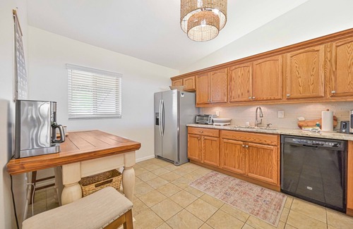 Biggar Condo | The Forest Top Floor condo with Lake and Golf Course View!