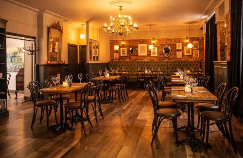 Hampton Wick Hotel | The Foresters Arms