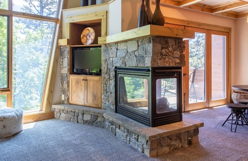 Bigfork Condo | The Fox Den - Bigfork Harbor