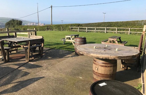 Saltburn-by-the-Sea Apartment | The Fox Inn, Roxby, Static Caravan