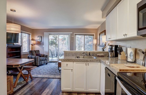 Breckenridge Condo | The Foxes Den is a lovely Wildwood Suites Condo that won't disappoint!