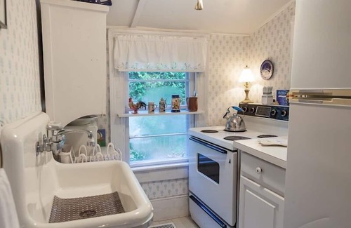Wilmington Historic District Cottage | The French House Cottage