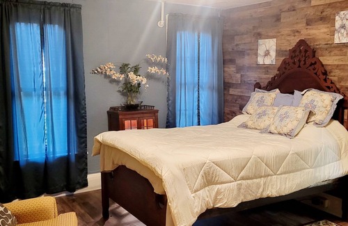 Mount Vernon Bed & Breakfast | The Fry Guest House Bed & Breakfast Welcomes You !