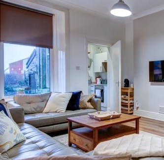 Troon Apartment | The Fullarton - Coorie Doon Stays