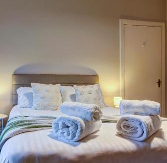 Troon Apartment | The Fullarton - Coorie Doon Stays
