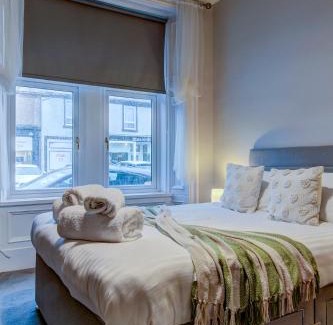 Troon Apartment | The Fullarton - Coorie Doon Stays
