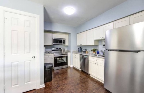 Greater Heights Apartment | The Funky 2 bed 1 bath apartment near Downtown