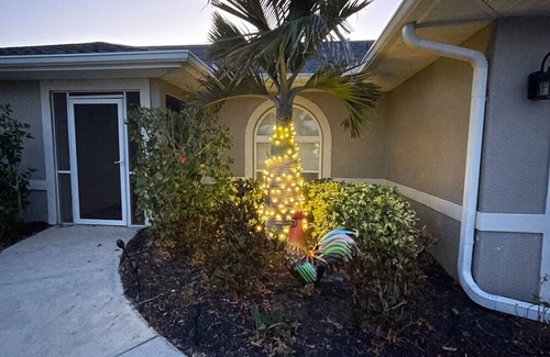 Port Charlotte House | The Funky Chicken Lakefront & Heated Pool
