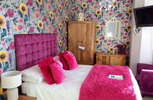Blackpool Town Center House | The Fylde International Guest House