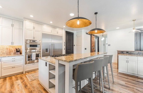 Sunriver House | The Gannet Chalet w/HotTub + Sauna + AC + SHARC