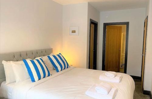 Westbrook Apartment | The Garden Apt Hot Tub - Westbrook Bay Beach - By Goldex Coastal Breaks
