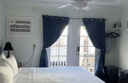 Historic Seaport Bed & Breakfast | The Garden House