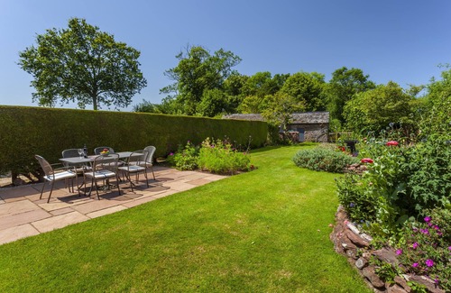 Fiddington Apartment | The Garden Retreat at Jacobs Pond near Monksilver