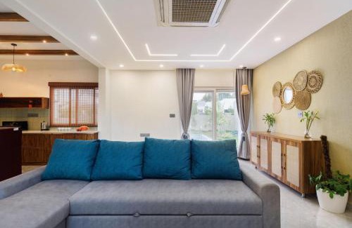 Hosur Apartment | The Garden Retreat by StayJade- Pool- 2BHK- Lawn