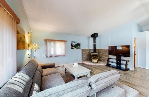 Wasaga Beach House | The Gardenhouse Cottage One