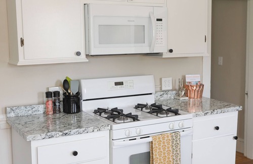 Salem Apartment | The Gatehouse at Castle Hill