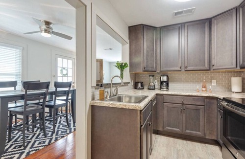 Old Town House | The Gathering at Magnolia Hill (1 mile to Capitol)