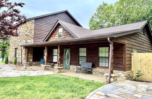 Mountain View House | The Gathering Place! 806 Massey Ave. New Nightly Rental