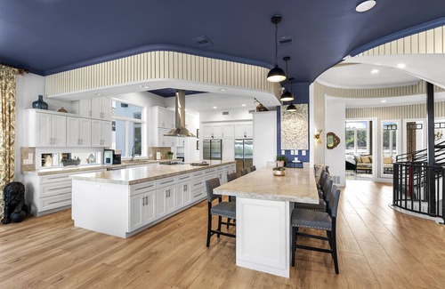 La Hacienda Estates House | The Gatsby Mansion WATERFRONT - Events, Casino, Pickleball & MORE