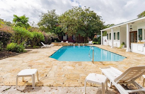 Mobile Condo | The Gem of Summerville - Midtown Mobile