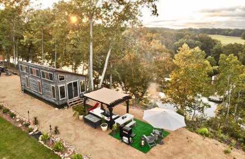 Rogersville House | The Gemini-a dreamy, waterfront tiny cabin