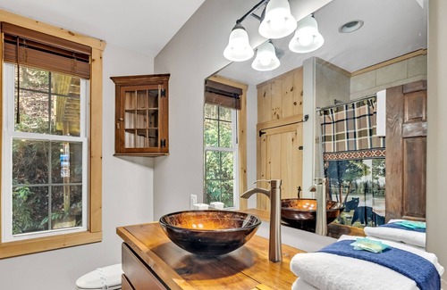 Cosby Cabin | The General Store - Breathtaking Waterfalls - FREE ATTRACTION TICKETS!!!