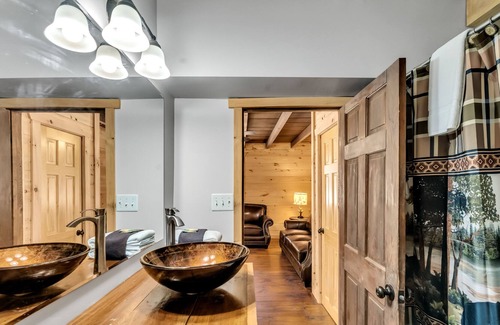Cosby Cabin | The General Store - Breathtaking Waterfalls - FREE ATTRACTION TICKETS!!!