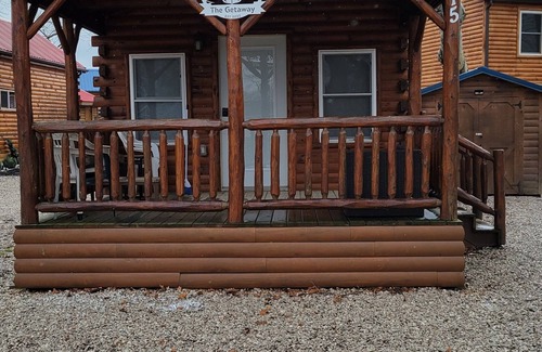 Ashtabula Cabin | The Getaway #15