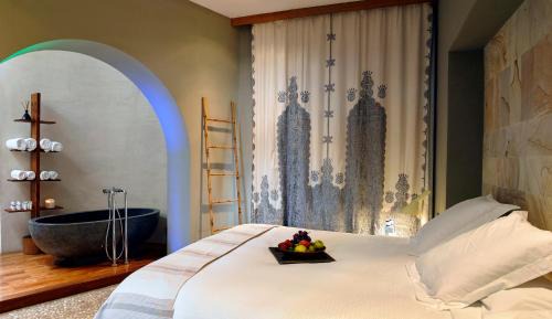 San Juan Bautista Hotel | The Giri Residence