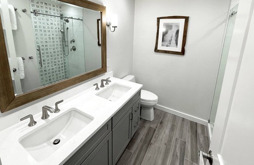 Ludlow Condo | The Glades at Okemo | Completely Remodeled Ski-in/Ski-out Trailside Condo