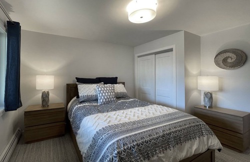 Ludlow Condo | The Glades at Okemo | Completely Remodeled Ski-in/Ski-out Trailside Condo