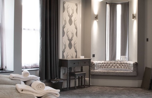 Liverpool House | The Glebe Hotel