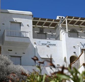 Exomvourgo Villa | The Goat House