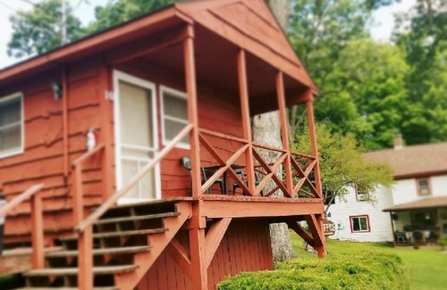 Lake George Cabin | The Gold Eagle Cottage 16