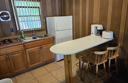 Lake George Cabin | The Gold Eagle Cottage 9