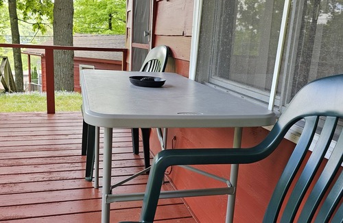 Lake George Cabin | The Gold Eagle Cottage 9