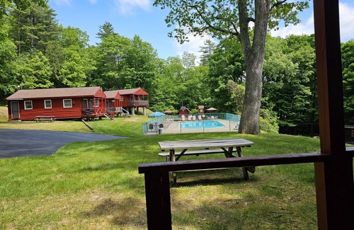 Lake George Cabin | The Gold Eagle Cottage 9
