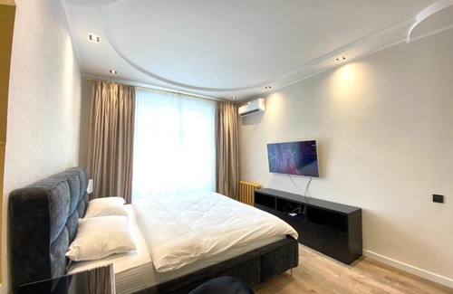 Lypky Apartment | The Gold House