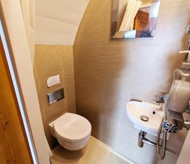 Morecambe Apartment | The Golden Ball Hotel Pods