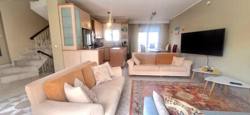 Peraia Apartment | The Golden Guest House