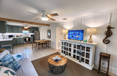 Flagler Beach House | The Golden Hour Cottage: a block & a half to the beach & 1 mile to downtown!