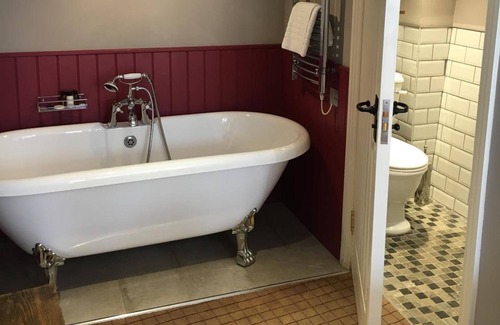Burford Hotel | The Golden Pheasant Inn