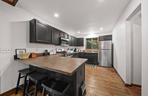 Beech Mountain House | The Golden Retreat - Beech Mountain, pet friendly, firepit