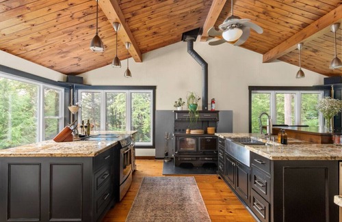 Lake of Bays Cottage | The Goldenwood Lakehouse: Waterfront Forest Escape
