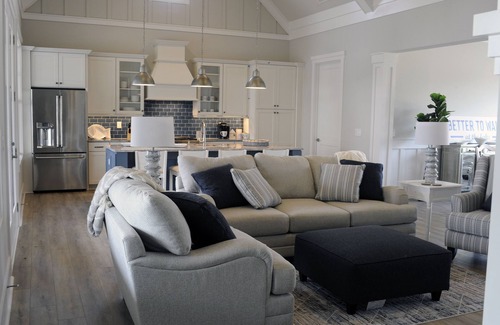 Lake Oconee Cottage | The Gorgeous Starboard Cottage at Cottage Cove at Lake Oconee!