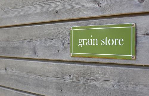 Godshill House | The Grainstore at Moor Farm