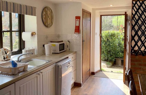 Sidmouth House | The Granary - Beautiful Homely Farm Cottage